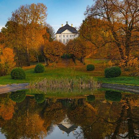 Zespol Palacowo-Parkowy W Ostromecku Ostromecko Eksteriør billede