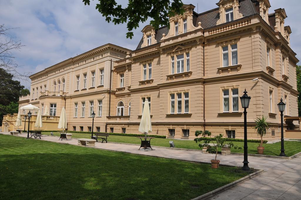 Zespol Palacowo-Parkowy W Ostromecku Ostromecko Eksteriør billede